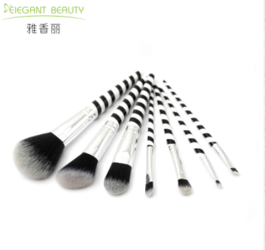 化妝的時候需要哪些工具？