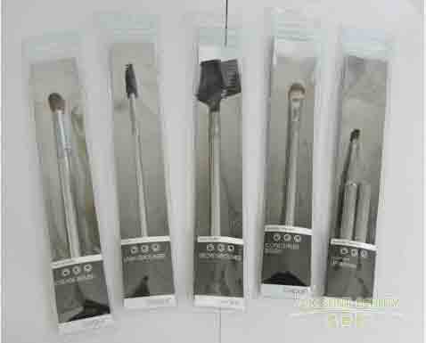 眼影刷都有哪些分類？