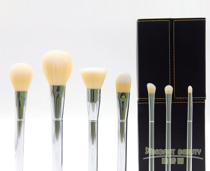 成套午夜福利视频免费在线观看怎麽用？從底妝到眼妝的詳細教程